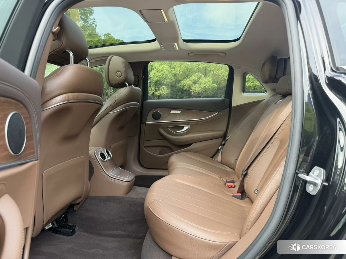 Mercedes-Benz E-class id 4452951 из Китая 20