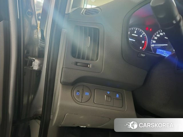 Hyundai The New Grand Starex id 3845289 из Кореи 17