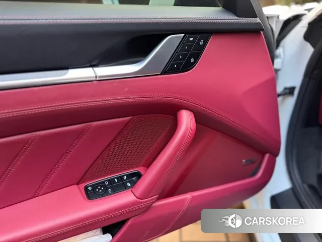 Porsche 911(992) id 3371910 из Кореи 17