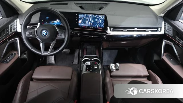 BMW iX1 (U11) id 4177668 из Кореи 17
