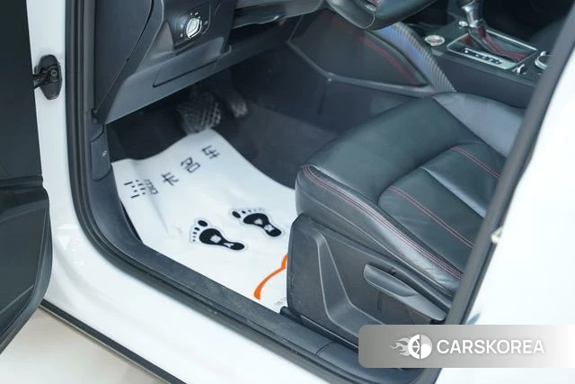 Audi Q2L id 4257359 из Китая 16