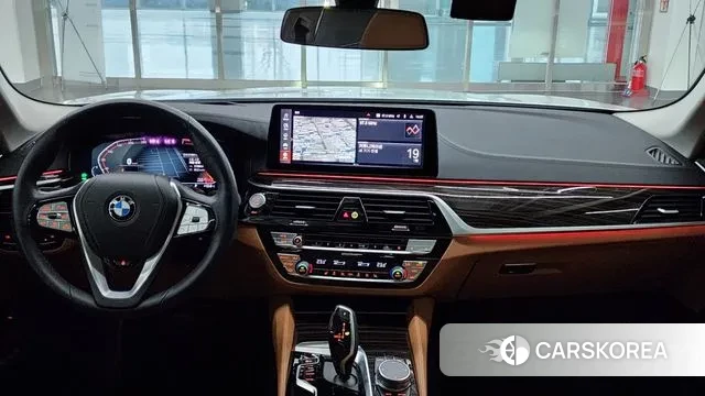 BMW 5 Series (G30) id 3600409 из Кореи 17