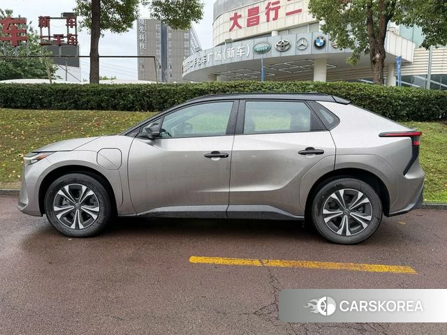 Toyota FAW bZ4X id 4274498 из Китая 10