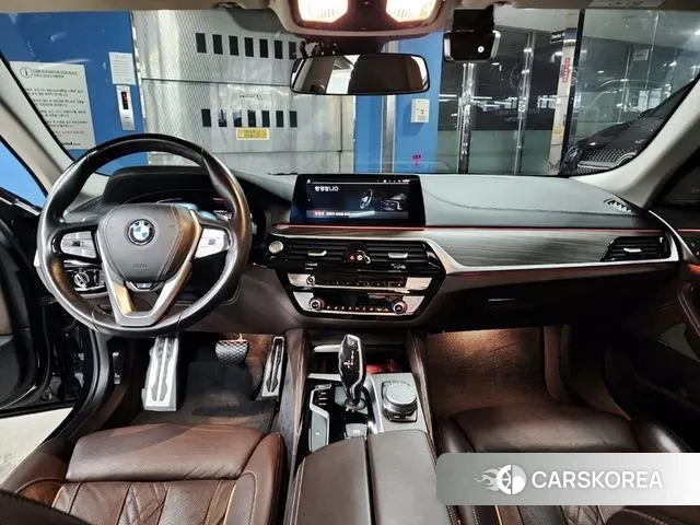 BMW 5 Series (G30) id 3197877 из Кореи 17