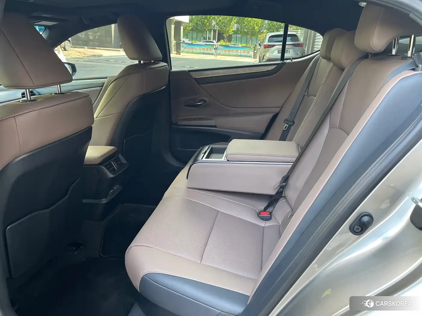 Lexus ES id 4664578 из Китая 21