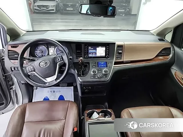 Toyota Sienna id 3714134 из Кореи 17