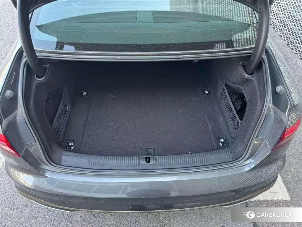 Audi A4L id 4546597 из Китая 12