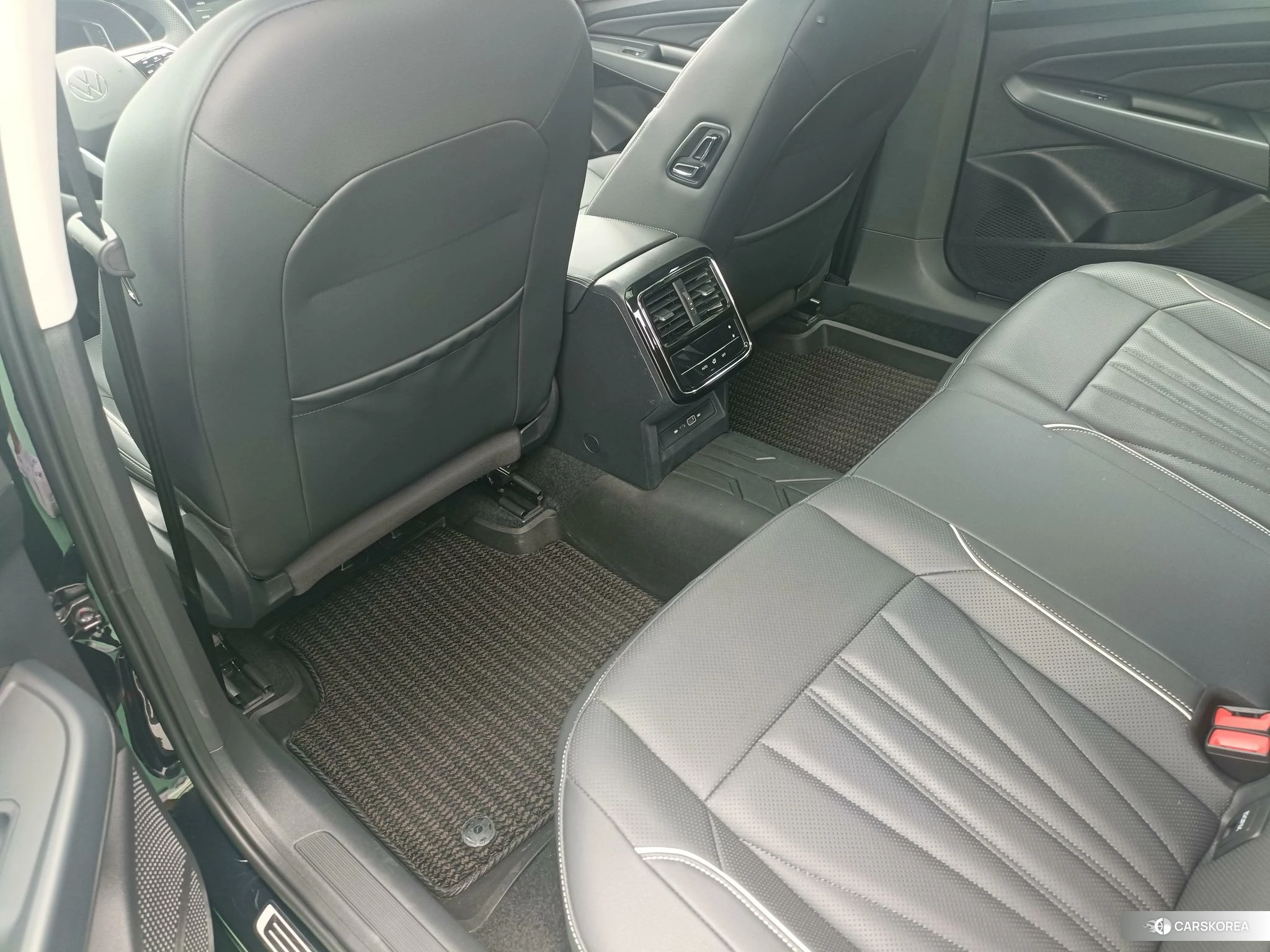 Volkswagen Passat id 4492838 из Китая 11