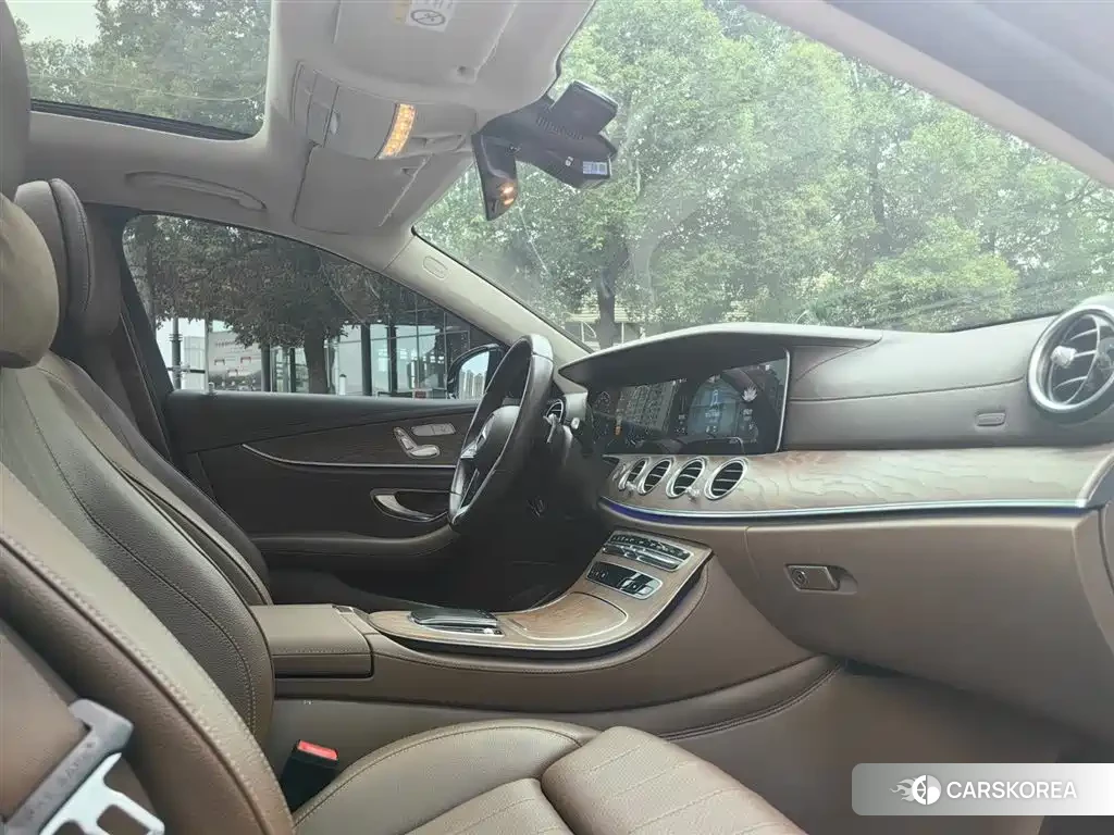 Mercedes-Benz E-Class id 4548412 из Китая 17