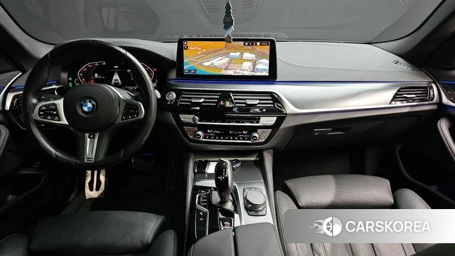 BMW 5 Series (G30) id 4591824 из Кореи 29