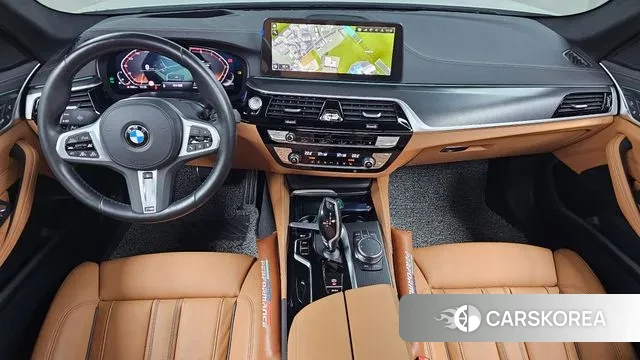 BMW 5 Series (G30) id 3389107 из Кореи 17