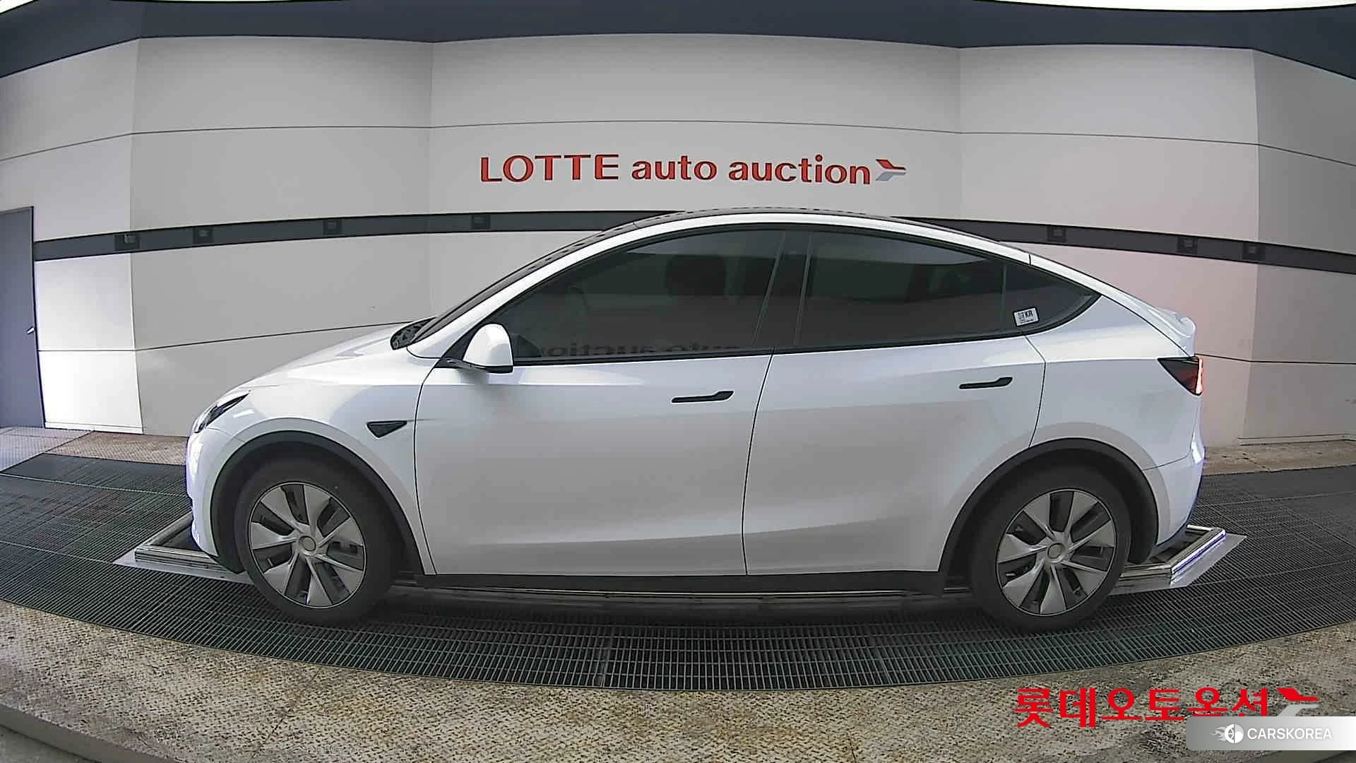 Tesla Model Y RWD id 3888283 из Кореи 34