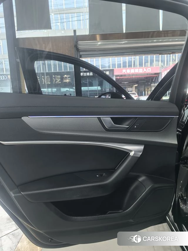 Audi A6L id 4275855 из Китая 17