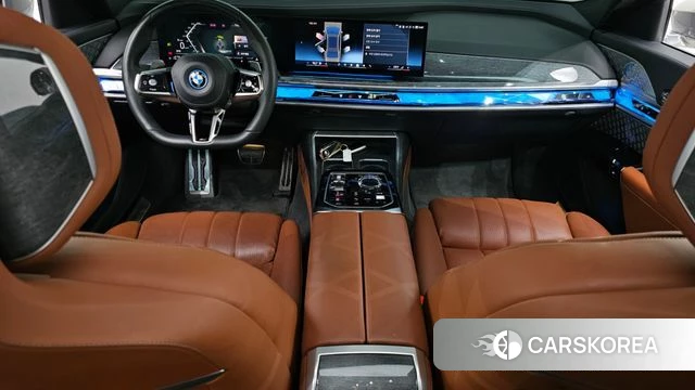 BMW 7 Series (G70) id 3838423 из Кореи 17