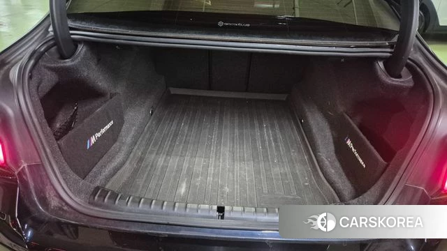 BMW 5 Series (G30) id 3982051 из Кореи 9