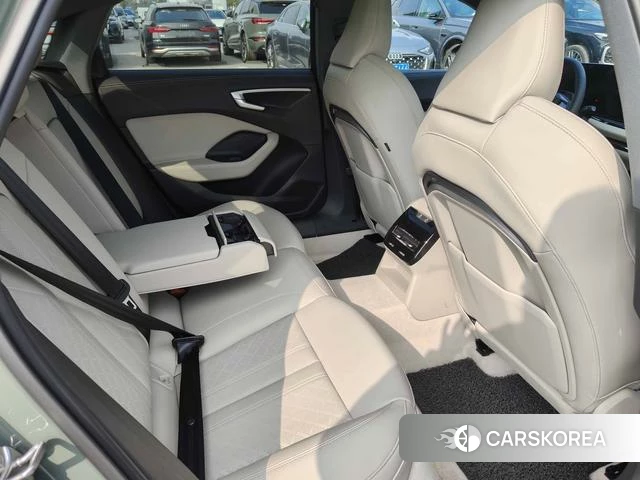 Audi A5L id 4239760 из Китая 17