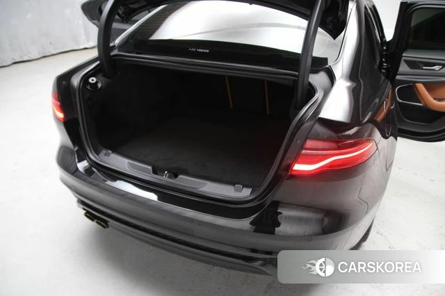 Jaguar XE id 3828109 из Кореи 17