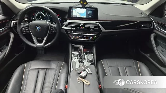 BMW 5 Series (G30) id 3039473 из Кореи 17