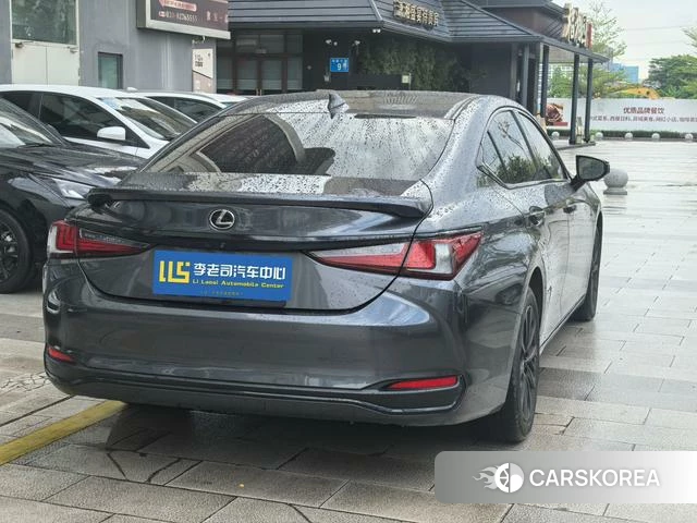 Lexus ES id 4341887 из Китая 7