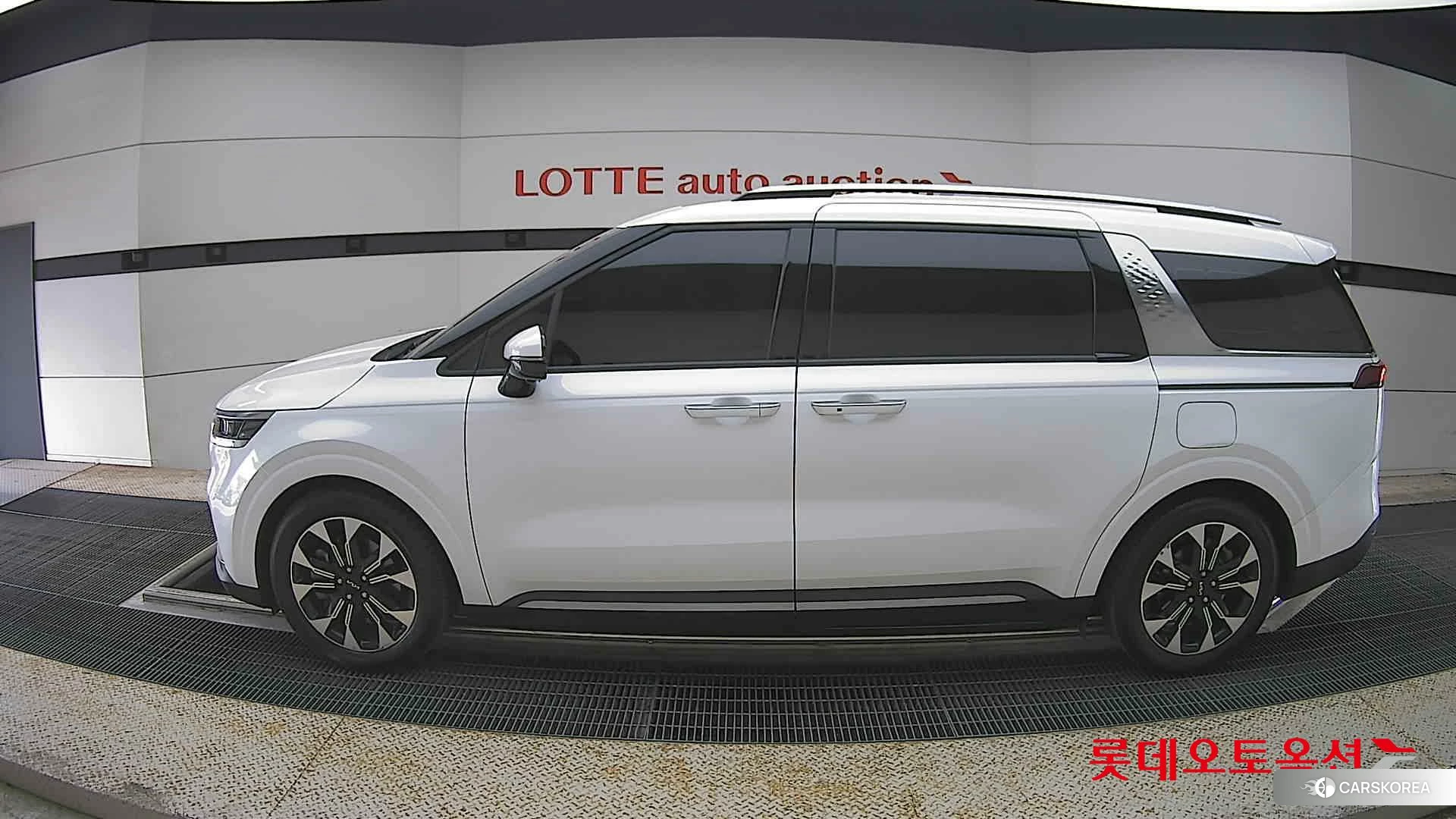 Kia Carnival id 4347360 из Кореи 35