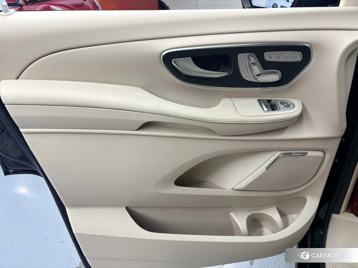 Mercedes-Benz V-class id 4454034 из Китая 17