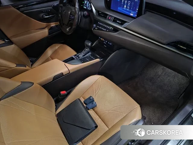 Lexus ES300h 7th generation id 3722935 из Кореи 17