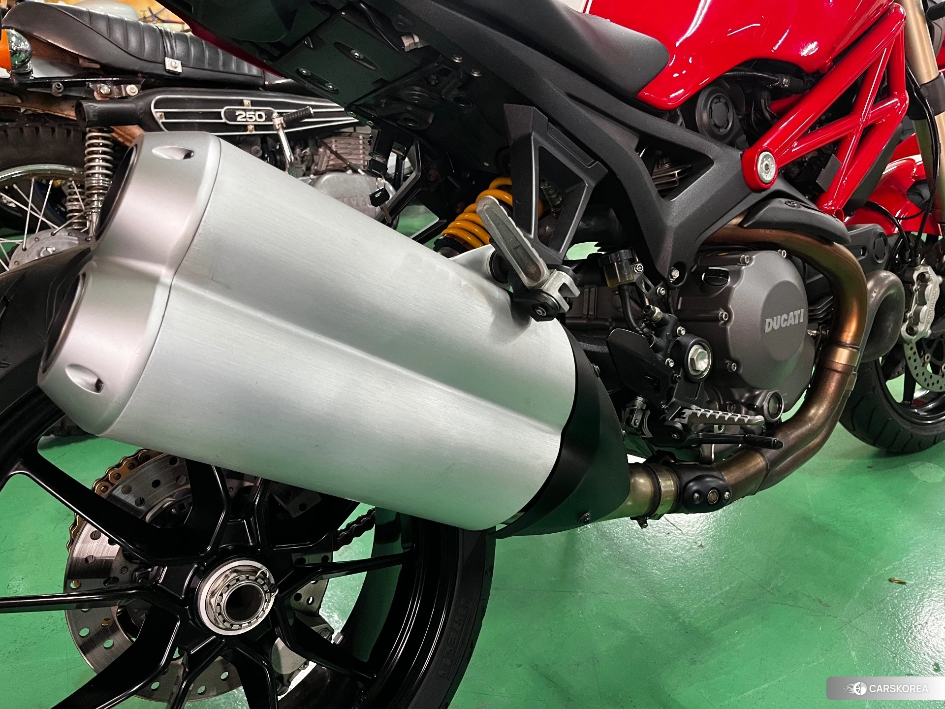 Ducati MONSTER 1100 EVO id 4348182 из Японии 7
