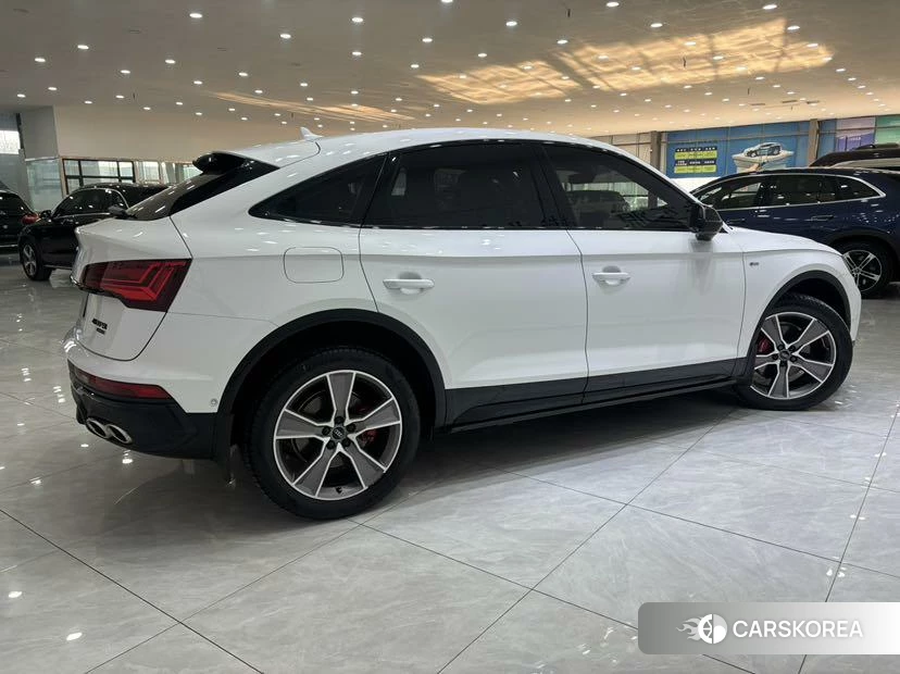 Audi Q5L Sportback id 4504996 из Китая 7