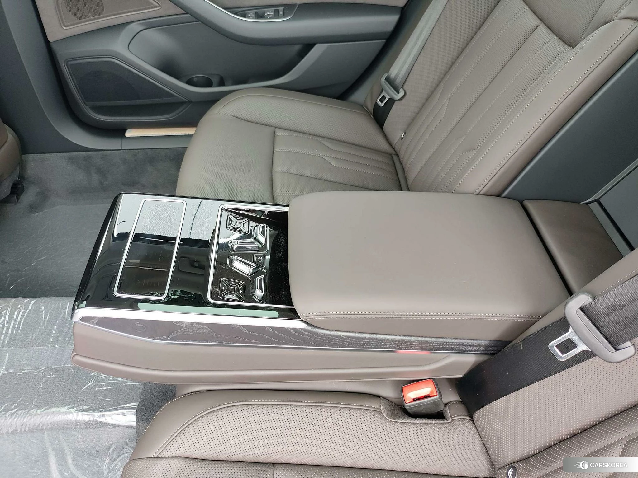 Audi A8 id 4426743 из Китая 16