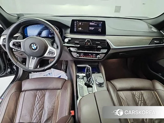 BMW 5 Series (G30) id 3833934 из Кореи 17