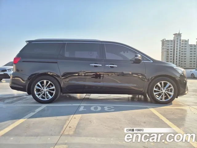 Kia The New Carnival id 2446936 из Кореи 17