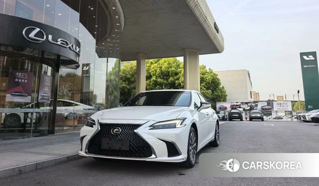 Lexus ES id 4221314 из Китая 14