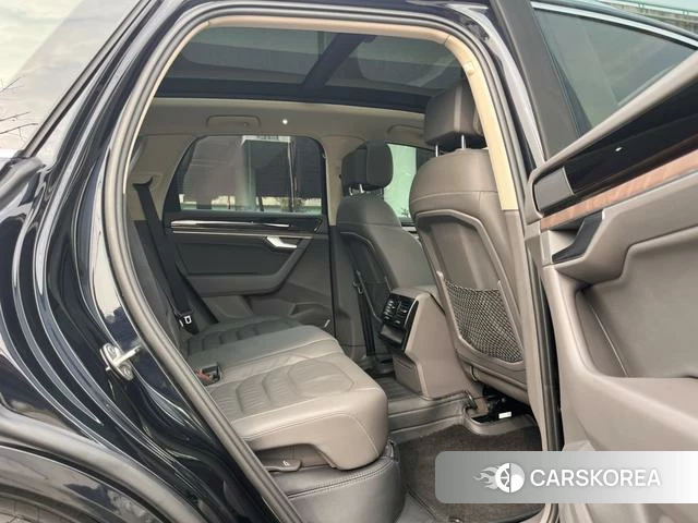 Volkswagen Touareg id 4277179 из Китая 15