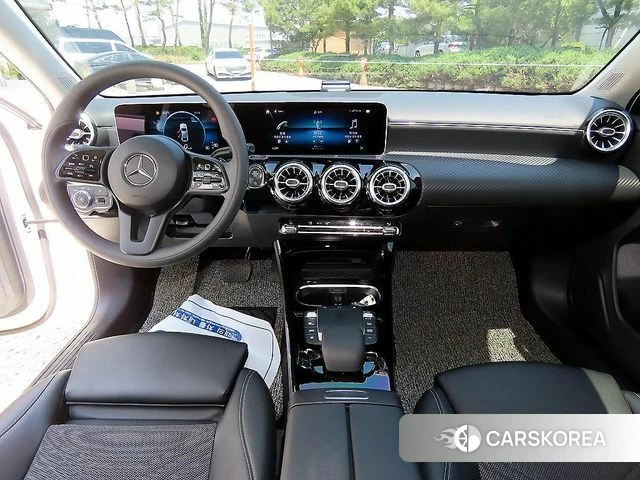 Mercedes-Benz A-Class W177 id 4542923 из Кореи 16