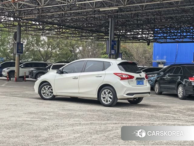 Nissan TIIDA id 4258304 из Китая 8
