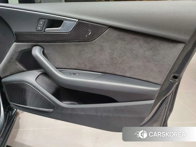 Audi A4L id 4276651 из Китая 26