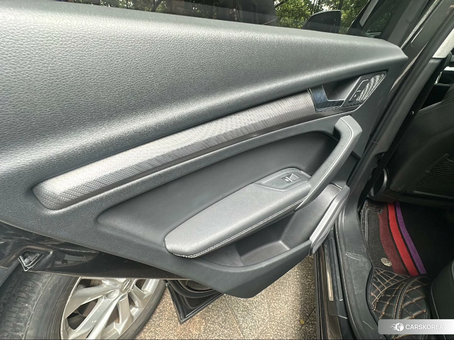 Audi Q5L id 4499032 из Китая 17