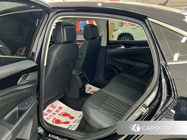 Volkswagen Passat id 4263881 из Китая 9