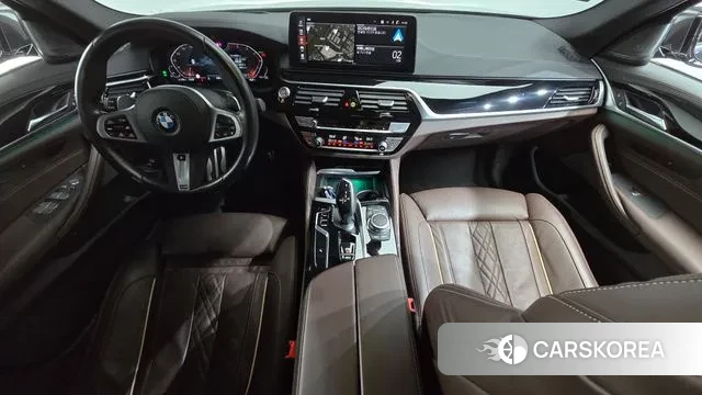 BMW 5 Series (G30) id 3432713 из Кореи 17