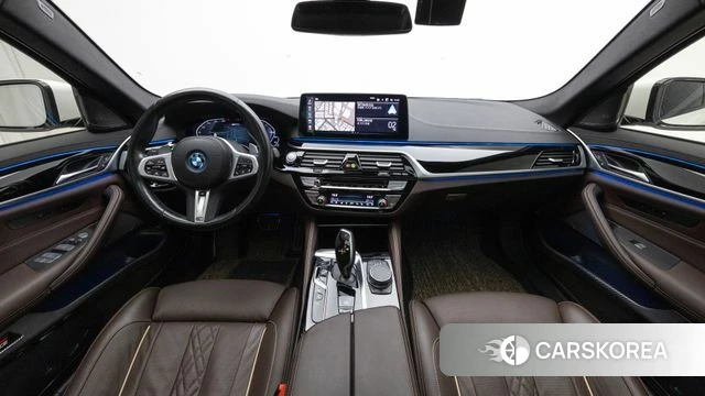 BMW 5 Series (G30) id 4540655 из Кореи 17