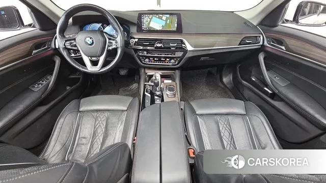 BMW 5 Series (G30) id 3505469 из Кореи 17