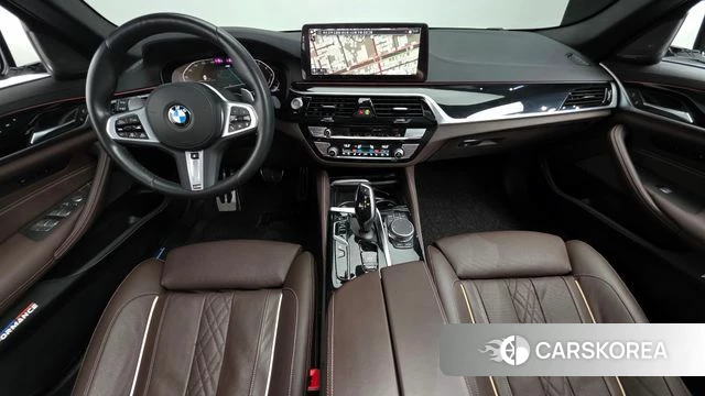 BMW 5 Series (G30) id 3891878 из Кореи 17