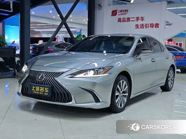 Lexus ES id 4367490 из Китая 11