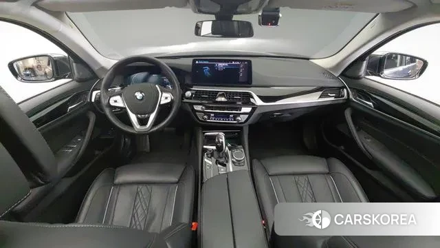 BMW 5 Series (G30) id 3356011 из Кореи 17