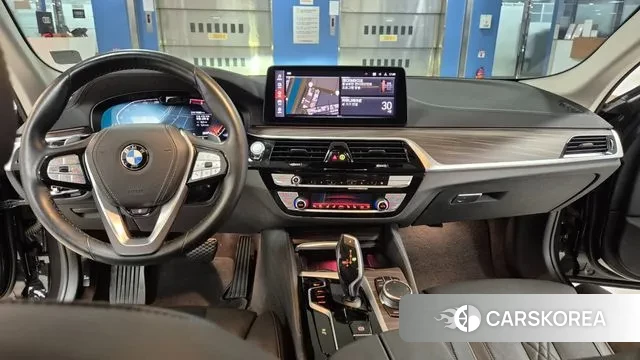 BMW 5 Series (G30) id 3534548 из Кореи 17