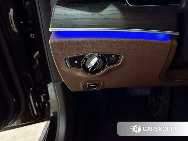 Mercedes-Benz E-class id 4359365 из Китая 20