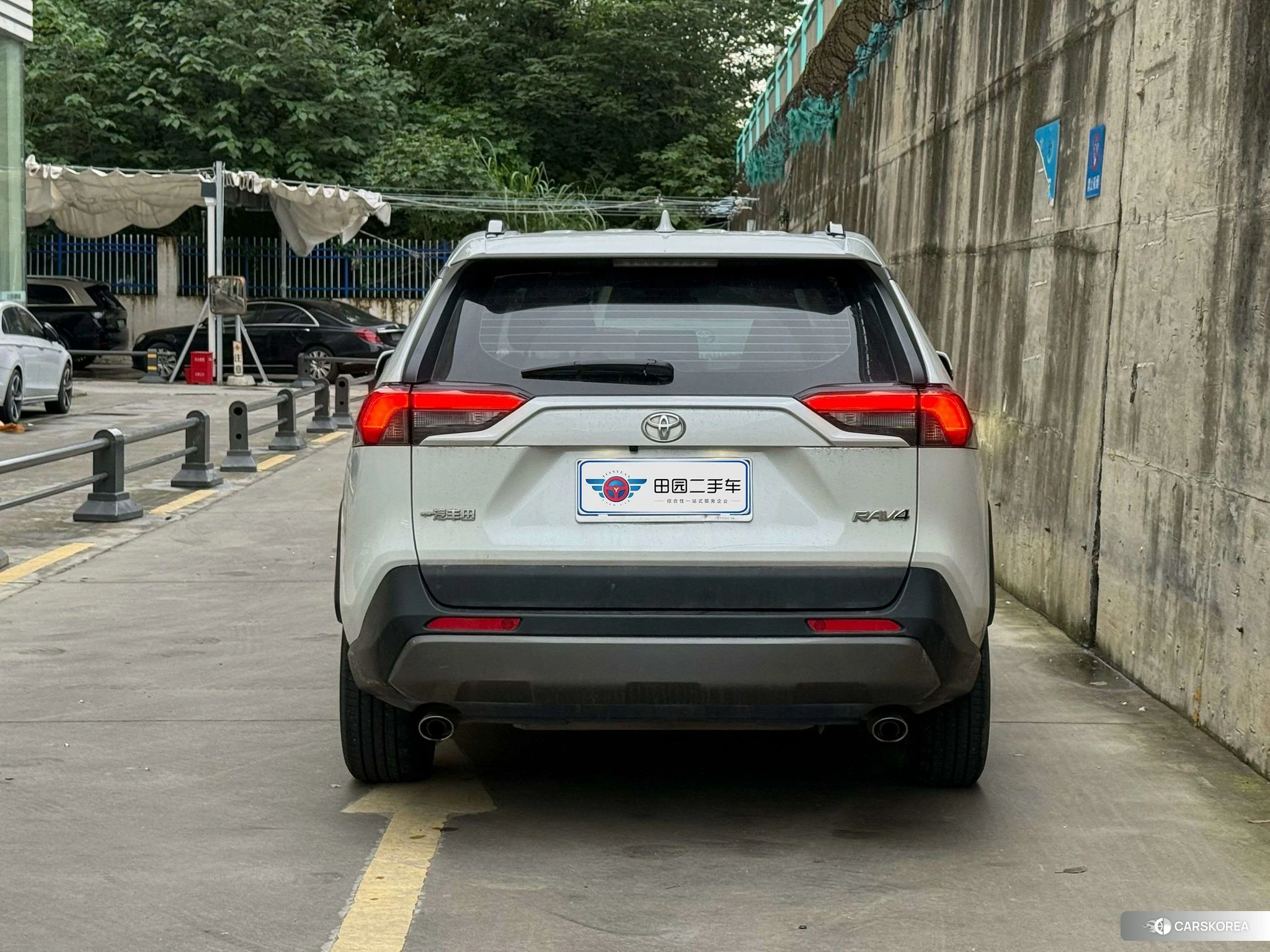 Toyota RAV4 id 4510584 из Китая 11