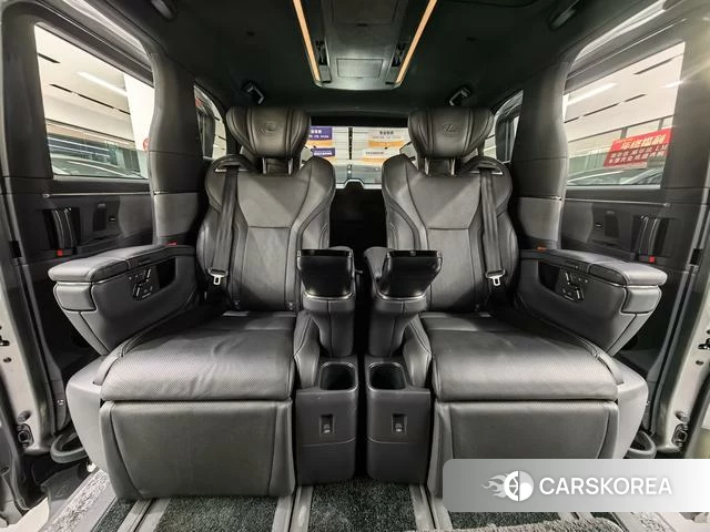 Lexus LM id 4328738 из Китая 19