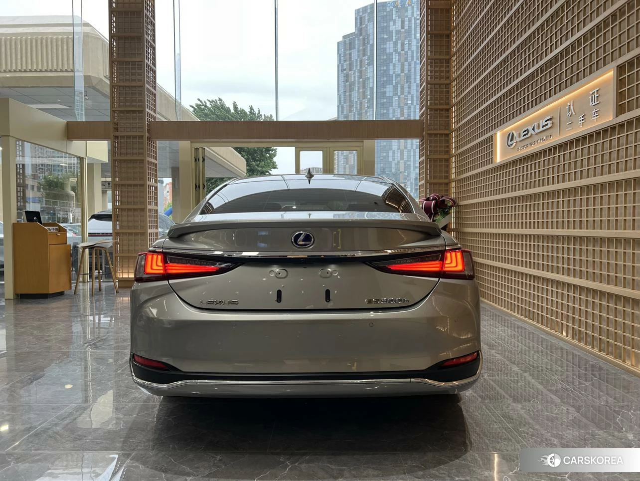 Lexus ES id 4421083 из Китая 13
