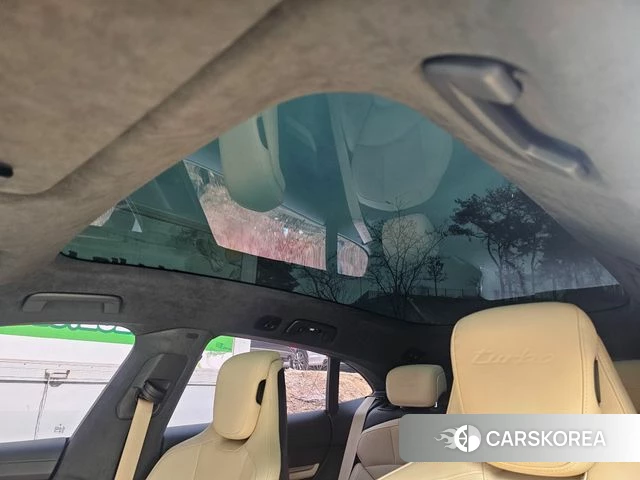 Porsche Taycan id 3857329 из Кореи 14